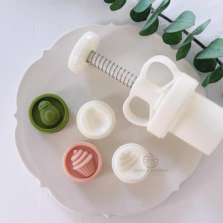 【HOT】 Mooncake Mold Rose Cherry Blossom Flower Shape Sakura Lotus Daisy Sunflower Leaf Bunny Mid-Autumn Festival Mold Plungers Pastry