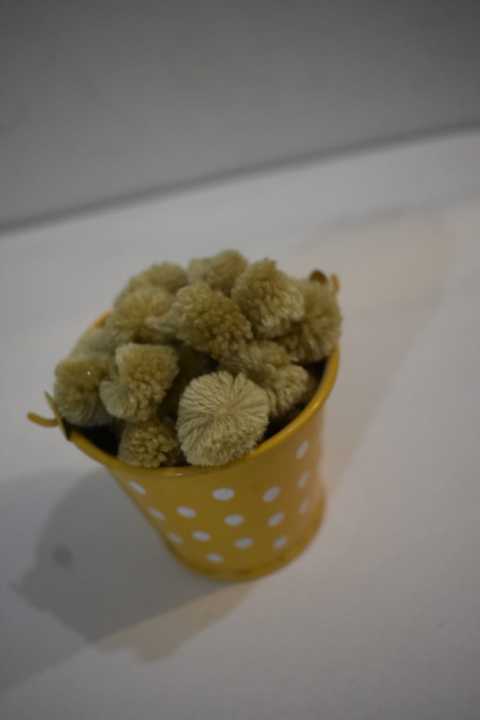pom%20poms-2%20cm%20size%20-%20Image%204