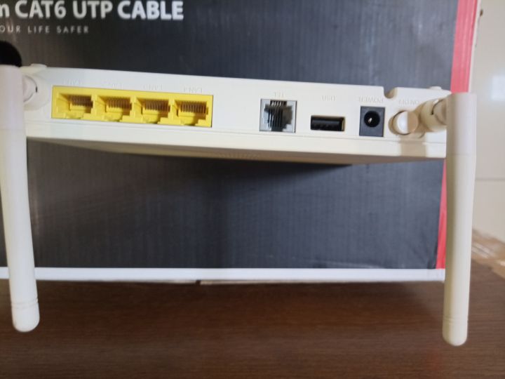 Huawei%20HG8546M%20GE+4FE+1POTS+USB+WIFI%202%20Internal%20antenna%20GPON/ONU%20Router%20Modem%20-%20Image%204