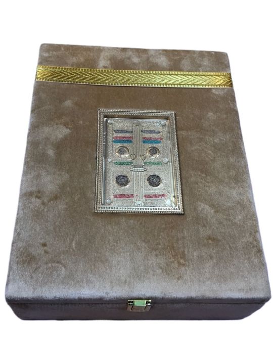 Quran%20Binding%20Velvet%20Khana%20kaba%20Quran%20box%20-%20Image%205