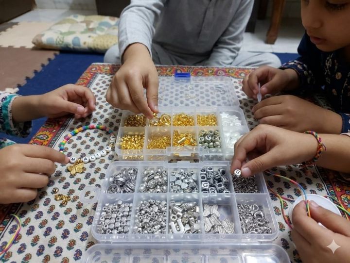 Complete%20DIY%20Jewelry%20Making%20Kit%20-%202-Box%20Luxury%20Bead%20Set%20with%20Gold%20&%20Silver%20Charms,%20Alphabet%20Beads,%20Wire%20&%20Tools%20_KS%20-%20Image%206