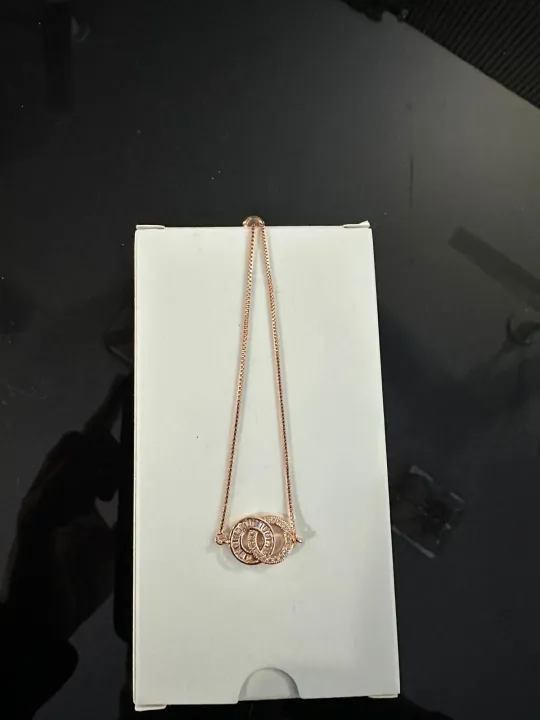Double%20Circle%20Interlocking%20Bracelet%20-%20Image%202