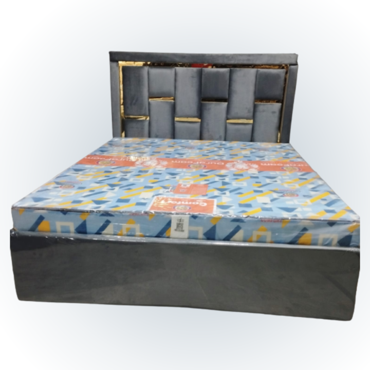 Luxurious%20brass%20look%20bed%20made%20with%20metal%20frame,%20furniture%20factory%20-%20Image%204