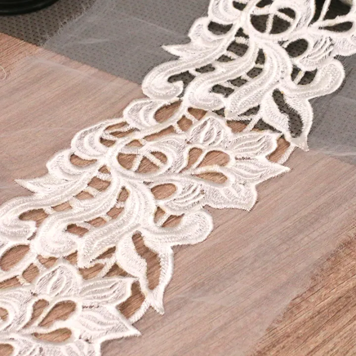 Cutwork%20Lace%20-%20Organza%20Embroidery%20-%20White%20-%20Centre%20-%20Image%202