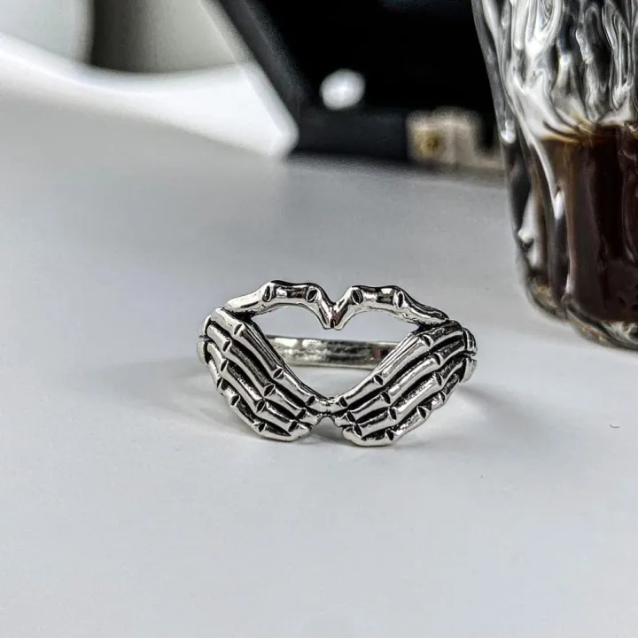 Skeleton%20Heart%20Ring%20for%20Girls%20%E2%80%93%20Adjustable%20Love%20Ring%20-%20Image%203