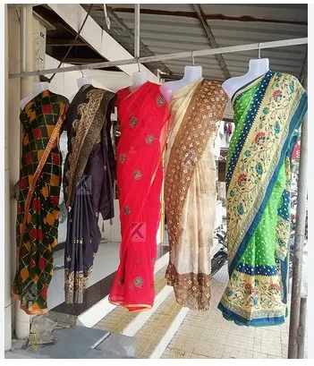 Half%20Body%20Plastic%20Female%20Hanging%20Mannequin%20for%20Clothes%20Display%20Hanger%20-%20Image%208