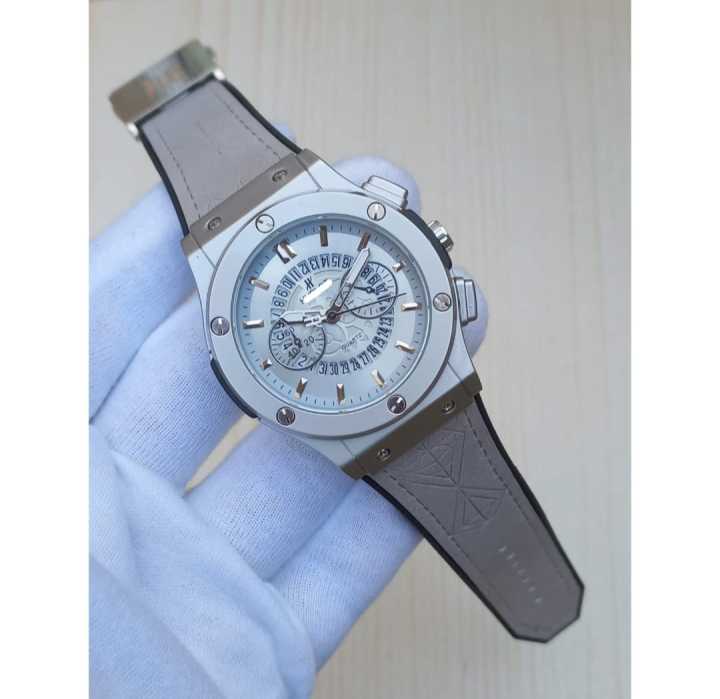 Huboler%20Watch%20with%20Master%20Lock%20And%20Date%20Working%20Premium%20Quality%20(Perfect%20Gift%20For%20Men)%20-%20Image%205