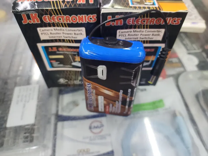 12V%20Wifi%20Router%20Power%20Bank%20with%203%20to%204%20hrs%20Backup%20Full%20automatic%20for%2012V%20router%20and%20multipurpose%20make%20it%20with%203%20lithium%20ion%20battery%20and%2020%20Ampere%20BMS%20-%20Image%204