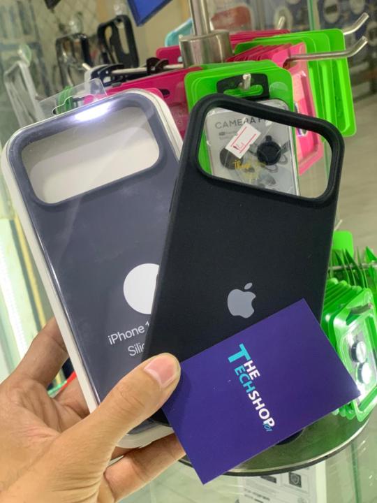 Premium%20Liquid%20Silicone%20Case%20for%20iPhone%2017%20Pro/Pro%20Max%20-%20Apple%20Logo%20Cover%20-%20Durable%20Protective%20Phone%20Cover%20-%20Image%204