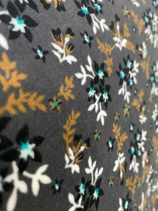 Naram%20Garam%20Imported%20Velvet%20Unstitched%202pc%20Winter%20Suit%20for%20Women%20-%20Image%206