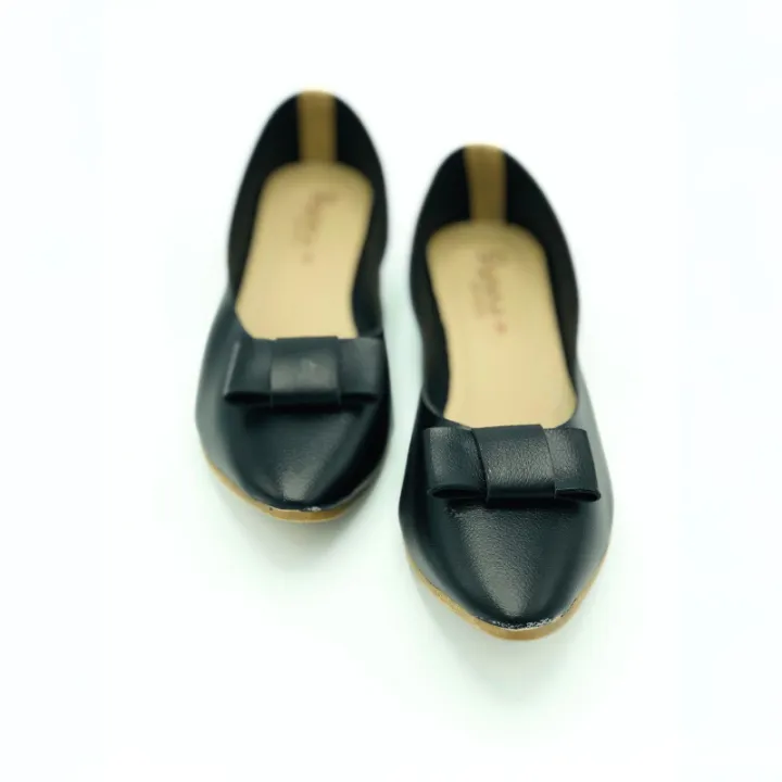Ladies%20Black%20Pumps,%20Ultra-Light%20Faux%20Leather%20Flat%20Heel%20Slip-On%20with%20Bow-Tie%20Decoration,%20Comfortable%20and%20Trendy%20-%20Image%205