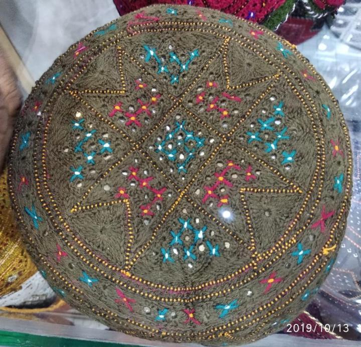 Sindhi%20Topi%20Hand%20Made%20Mirror%20Multicolor%20Embroidery%20Work%20Traditional%20Sindhi%20Topi%20Cultural%20Cap%20%D8%B3%D9%86%DA%8C%D9%8A%20%D9%BD%D9%88%D9%BE%D9%8A%20-%20Image%204
