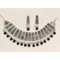 Black pearl Beautiful Silver Choker With Drop Earrings for All ages Women. 