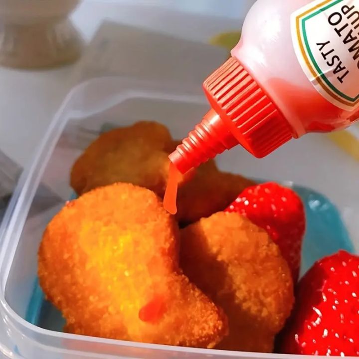 Mini%20Tomato%20Ketchup%20Bottle%20Portable%20Sauce%20Salad%20Bottle%20,Reusable%20Plastic%20Sauce%20Containers%20for%20Ketchup%20Food-Safe%20&%20Freezer-Safe,%20Ketchup%20Squeeze%20Bottle%20-%20Image%208