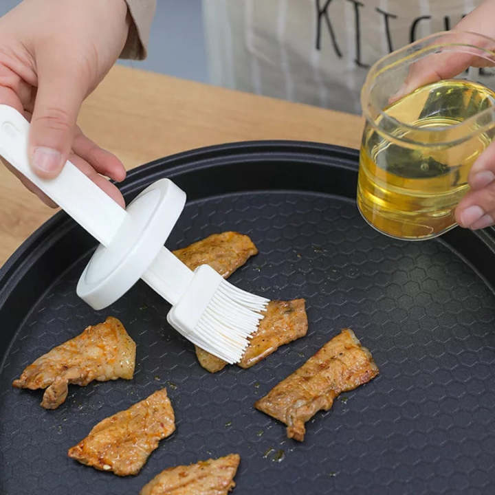 Best%202023%20Top%20Oil%20Storage%20Bottle%20with%20Silicone%20Brush%20for%20Cooking%20BBQ%20Kitchen%20%7C%20SJR%20Collections%20-%20Image%205