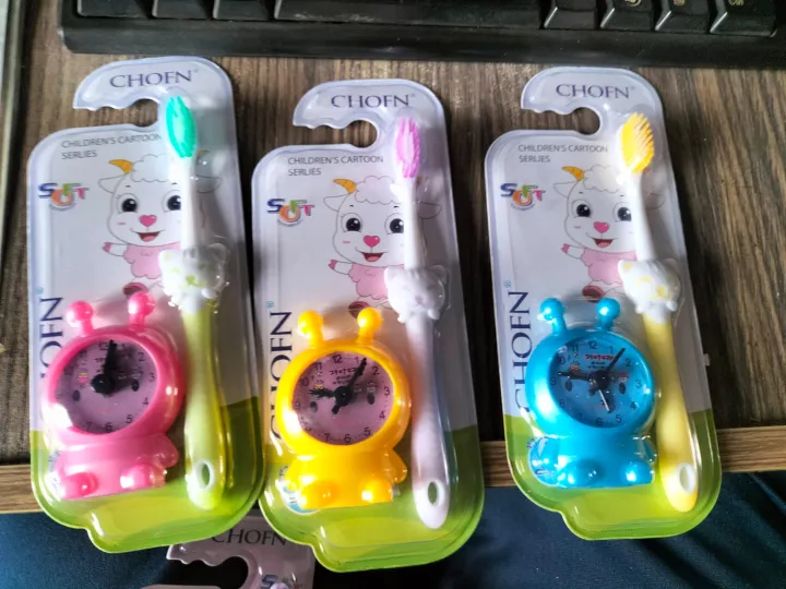 Kids%20Toothbrush%20With%20Toy%20-%20Premium%20Quality%20Imported%20Tooth%20Brush%20For%20Kids%20Fresh%20Doctor%20Chofn%20%20Kids%20Tooth%20Brush%20With%20Toy%20-%20Image%204