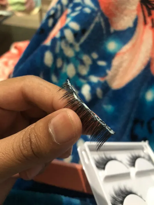 Transparent%20High%20Quality%20Eyelashes%20Glue,%20Lash%20Adhesive%20-%20Image%205