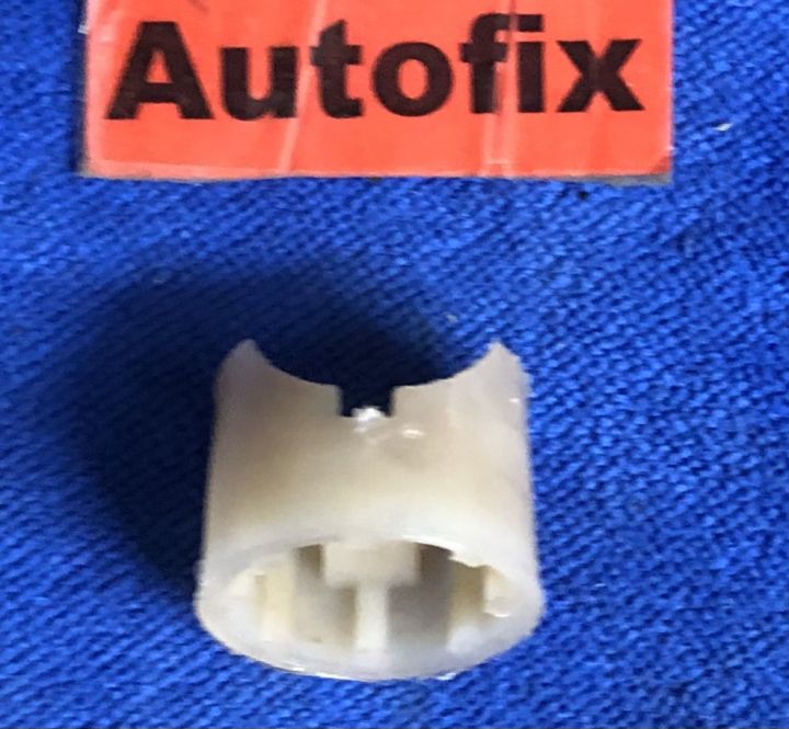 Suzuki%20Mehran%20/%20Cultus%20/%20Alto%20steering%20Rack%20plastic%20Bush%2001%20PC%20-%20Image%202