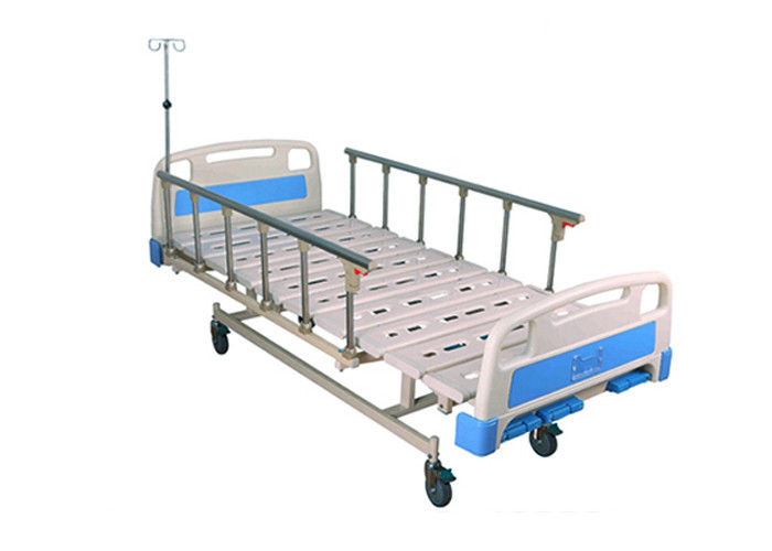 HIigh%20Quality%20Three%20Crank%20Manual%20Hospital%20Bed%20-%20Image%204