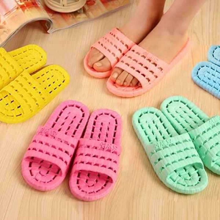 Candy%20Color%20New%20Ladies%20Non%20Slip%20Slippers%20Summer%20Indoor%20Home%20Soft%20Slipper%20Leakage%20Bathroom%20Shoes%20Beach%20Slippers%20Quick%20Dry%20-%20Image%202