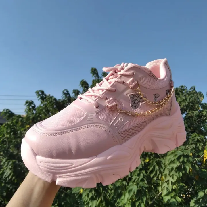 Pink%20Chunky%20Sneakers%20with%20Golden%20Chain%20for%20Women%20%E2%80%93%20High%20Sole%20Korean%20Style%20Casual%20Lace-Up%20Shoes%20-%20Image%204