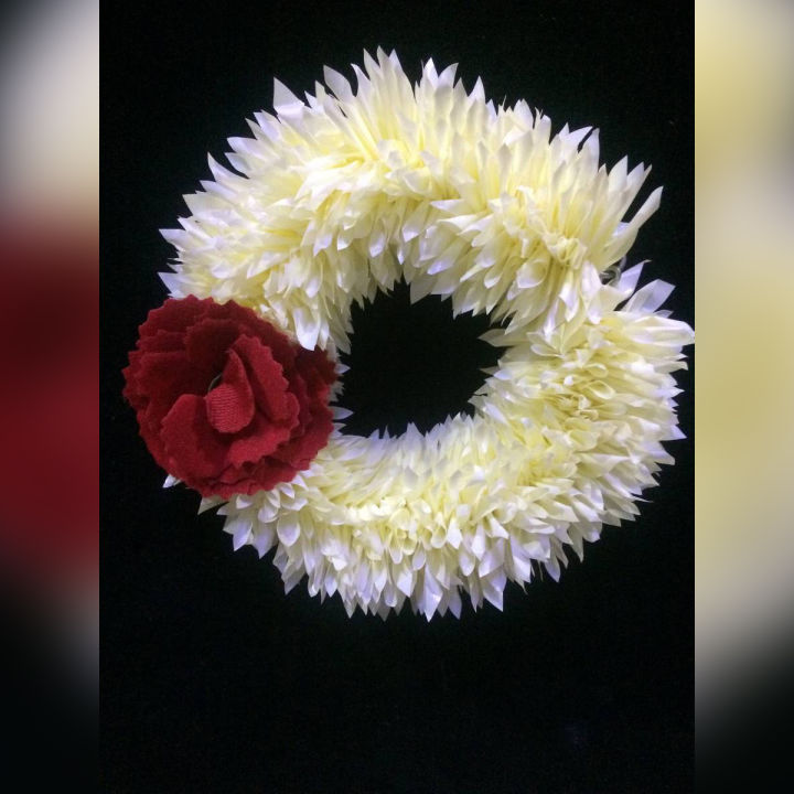 Artificail%20Flower%20Hand%20Gajra%20%20Bangles%20%20kangan%20with%20off%20white%20plastic%20and%20velvet%20and%20polyester%20Fabric%20-%20Image%202