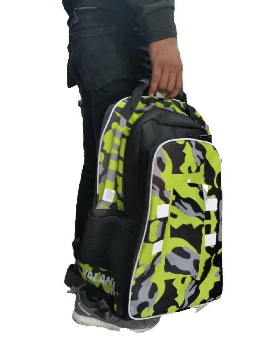 cricket%20shoulder%20bag%20camo%20edition%20-%20Image%204
