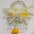 Exquisite 5-Piece Artificial Flower Mehndi Mayon Gajra Set: Artificial Flower Gajra for Hair & Hands – Bridal & Daily Wear (Necklace, Earrings, Bindi, Kangan, Hair Set). 