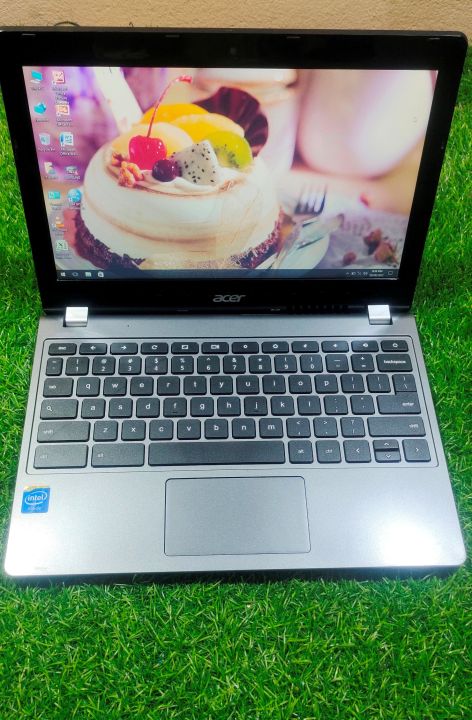 Acer%20C720%20ChromeBook%20Laptop%20-%204GB%20RAM%20/%20128GB%20SSD%20Storage%20-%20Windows%2010%20Installed%20-%20Long%20Battery%20Life%20-%20Image%203