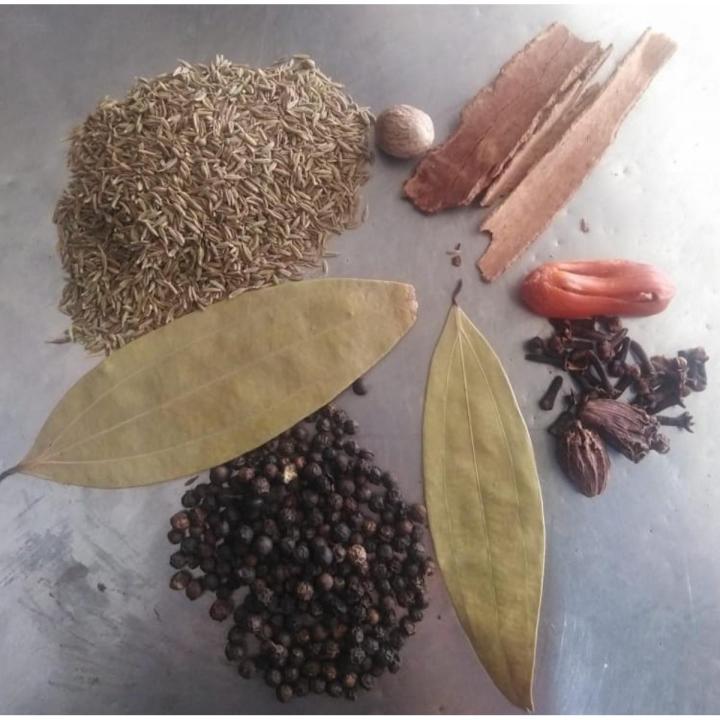 Garam Masala Whole ( Sabat) Supreme Quality( خالص گرم مصالحہ) 50 gram