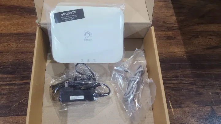 Etisalat%20wifi%20router%20S3%20AC%202100%20%20supports%20OpenWRT.%20With%20USB%20port%20Branded%20%20Etisalat%20S3%20Wi-fi%20Router%20%7C%20Renewed%20-%20Image%204