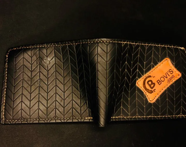 Magic%20Fire%20Wallet%20%7C%20Leather%20Magic%20Trick%20Wallet%20-%20Image%203