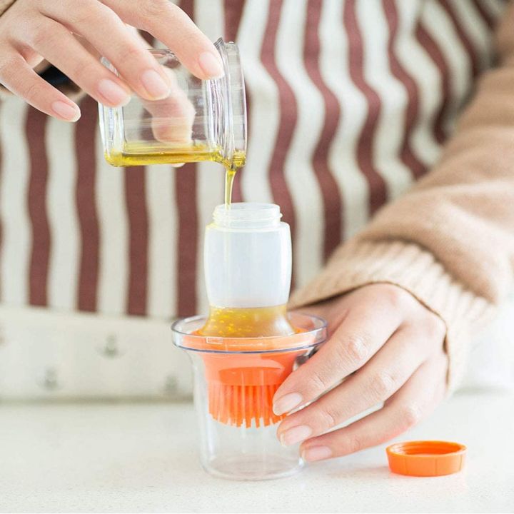 Oil%20Spreader,%20Oil%20Bottle%20with%20Silicone%20Brush%20%E2%80%93%20Honey%20Brushes%20for%20Kitchen%20Cooking,%20BBQ,%20Baking%20-%20Image%205