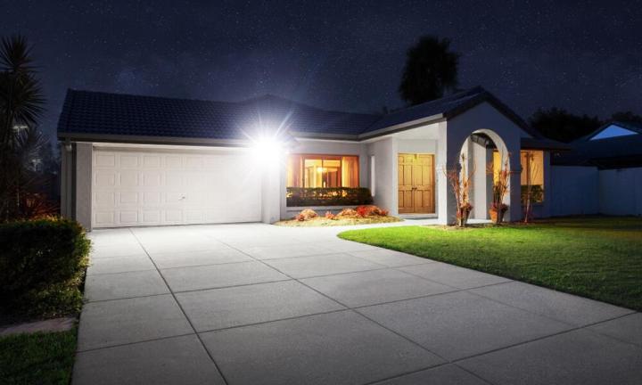 12V%20DC%20LED%20Flood%20Light%20-%20Waterproof,%20Designed%20for%20Solar%20and%20Battery,%20Ideal%20for%20Outdoor%20Lighting%20-%20Image%207