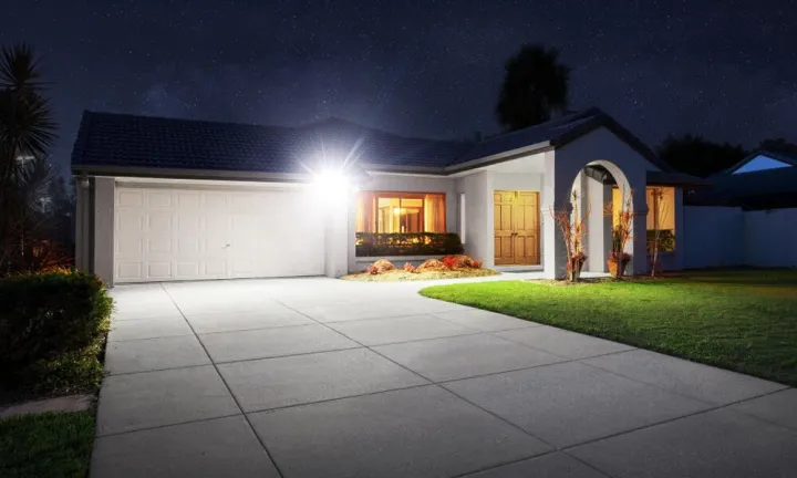 100W%20Waterproof%20LED%20Flood%20Light%20Outdoor%20Lighting%20for%20Garden%20and%20Yard%20-%20Image%203