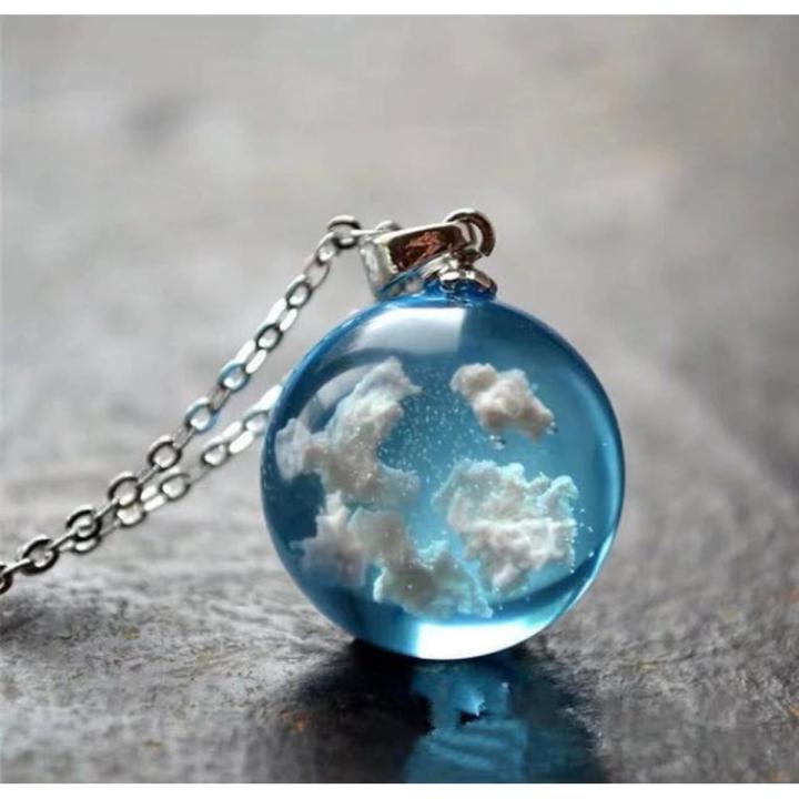 Sky Cloud Pendant Necklace for Girls Chic Transparent Resin Round Ball Blue Sky White Cloud Chain Necklace Fashion Jewelry Gift for women