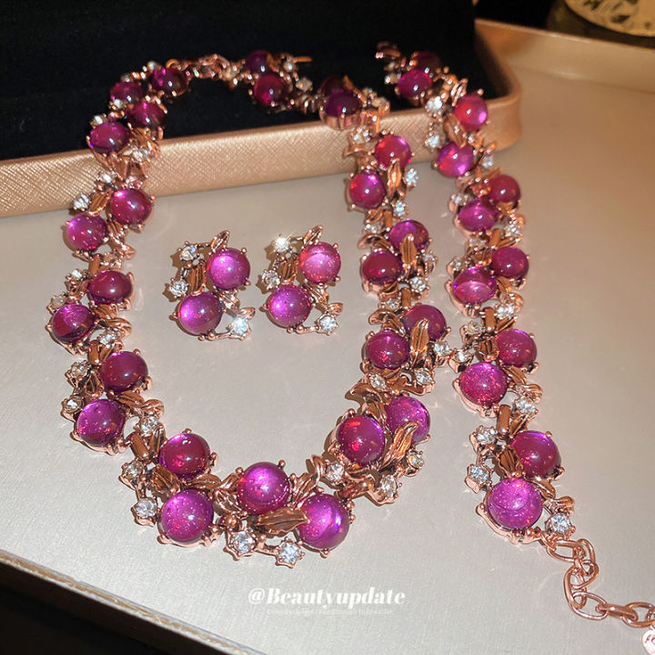 Diamond-encrusted flowers, second-hand necklaces, bracelet sets, French light luxury, high-end clavicle chains, autumn and winter sweater chain ornaments, women