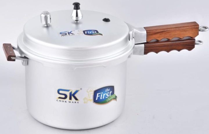 SK%20Rose%20Wood%20Handle%20Heavy-Weight%20Fine%20Quality%20Pressure%20Cooker%20-%20Image%205