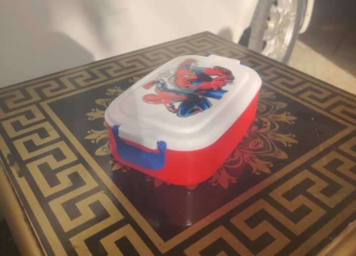 Lunch%20Box%20for%20school%20Kids%20Tiffin%20Box%20For%20School%20boys%20and%20girls%20Lunch%20Box%20with%20portions%20and%20spoon%20-%20Image%207