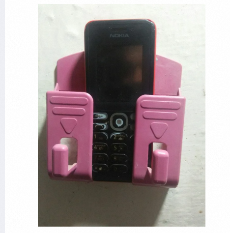 Tag%20Wall-Mounted%20Mobile%20Phone%20Charging%20Stand%20-%20Image%205