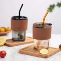 Openi - Ribbed & Round Glass Sipper with Glass Straw, Tumbler Can Lid Ribbed Square Glass Mug with Straw, Mason Jars With Cover, Mug for Fruit Juice Milk & Coffee Mug. 