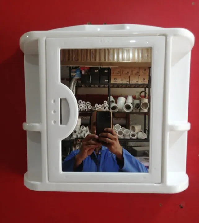 Bathroom%20Cabinet%20with%20Mirror%20and%20Multiple%20Shelves%20-%20Image%204