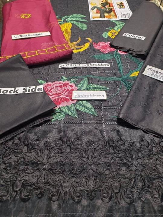 Suit%20B%20DS-1915-B%20Embroidered%20Three%20Piece%20Lawn%20Collection%20-%20Image%203