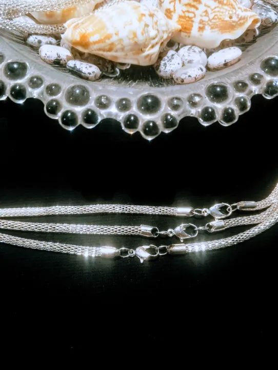 1%20Classic%20Silver%20Snake%20Chain%20Necklace%20%E2%80%93%20Fashion%20Jewelry%20%E2%80%93%20Lightweight%20&%20Glossy%20-%20Image%202