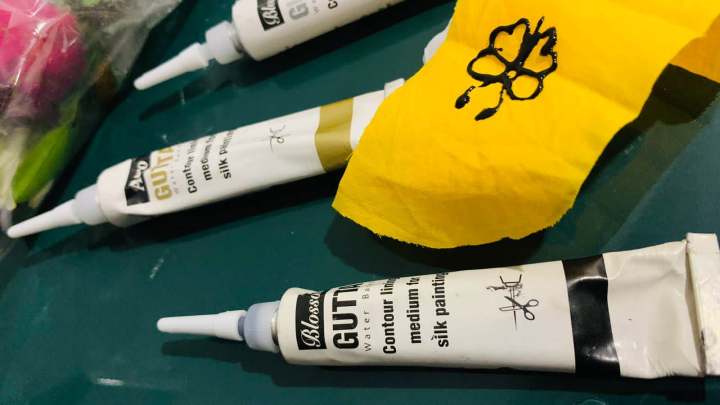 Fabric%20Gutta%20Tubes%20for%20Outlining%20Silk%20Paints/Fabric%20Paints%204%20Pcs%20(Silver,Golden,%20Black,%20Copper)Gutta%20can%20be%20used%20on%20various%20fabrics,%20including%20cotton,%20lawn,%20silk,%20organza,%20Georgette%20crinkle,%20and%20chiffon.%20-%20Image%203