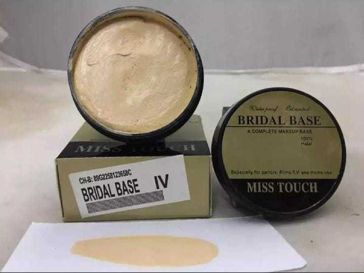 Bridal%20Base%20Full%20Coverage%20Bridal%20Base%20Long%20Lasting%20Makeup%20Miss%20Touch%20-%20Image%202