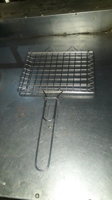 Bar%20B%20Q%20Hand%20Grill%20(9*12)%20Inches%20For%20Fish%20and%20Chicken%20-%20Image%204