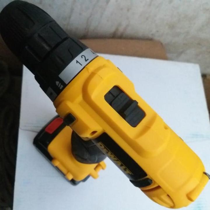 DeWalt%20DCD700%2018V%20Max%20XR%20Li-Ion%20Compact%20Drill%20Driver%20-%20Image%207