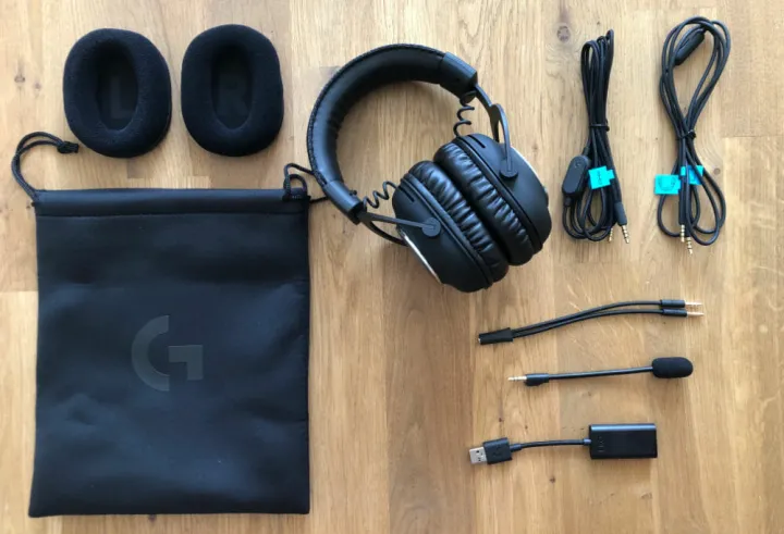 Logitech%20G%20Pro%20X%20Gaming%20Headset%20With%20Blue%20Voice%20-%20Image%203