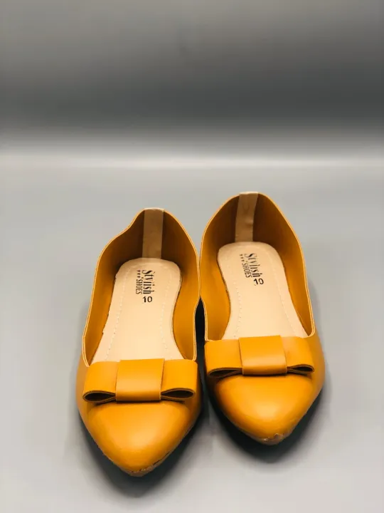 Ladies%20Black%20Pumps,%20Ultra-Light%20Faux%20Leather%20Flat%20Heel%20Slip-On%20with%20Bow-Tie%20Decoration,%20Comfortable%20and%20Trendy%20-%20Image%2010